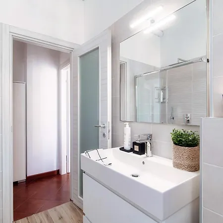 Zamenhof 9 - By Myhomeincomo Apartment *