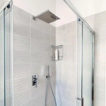 Apartment Zamenhof 9 - By Myhomeincomo *