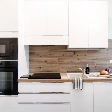 Zamenhof 9 - By Myhomeincomo *