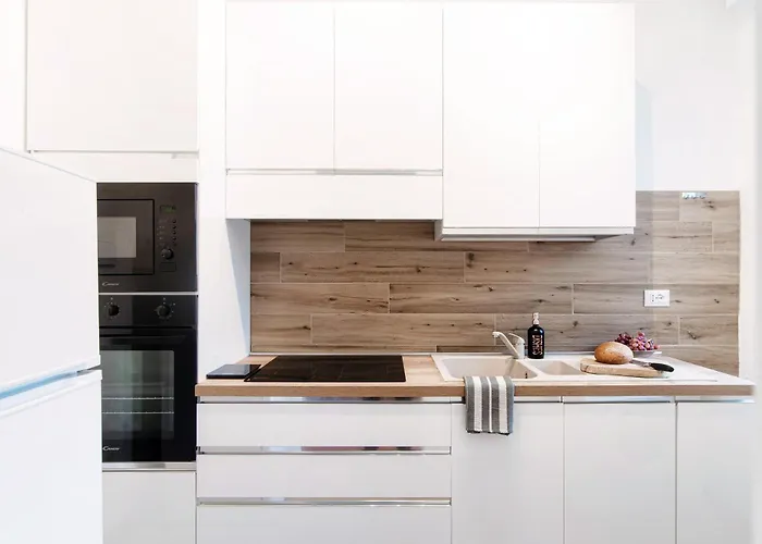 Zamenhof 9 - By Myhomeincomo *